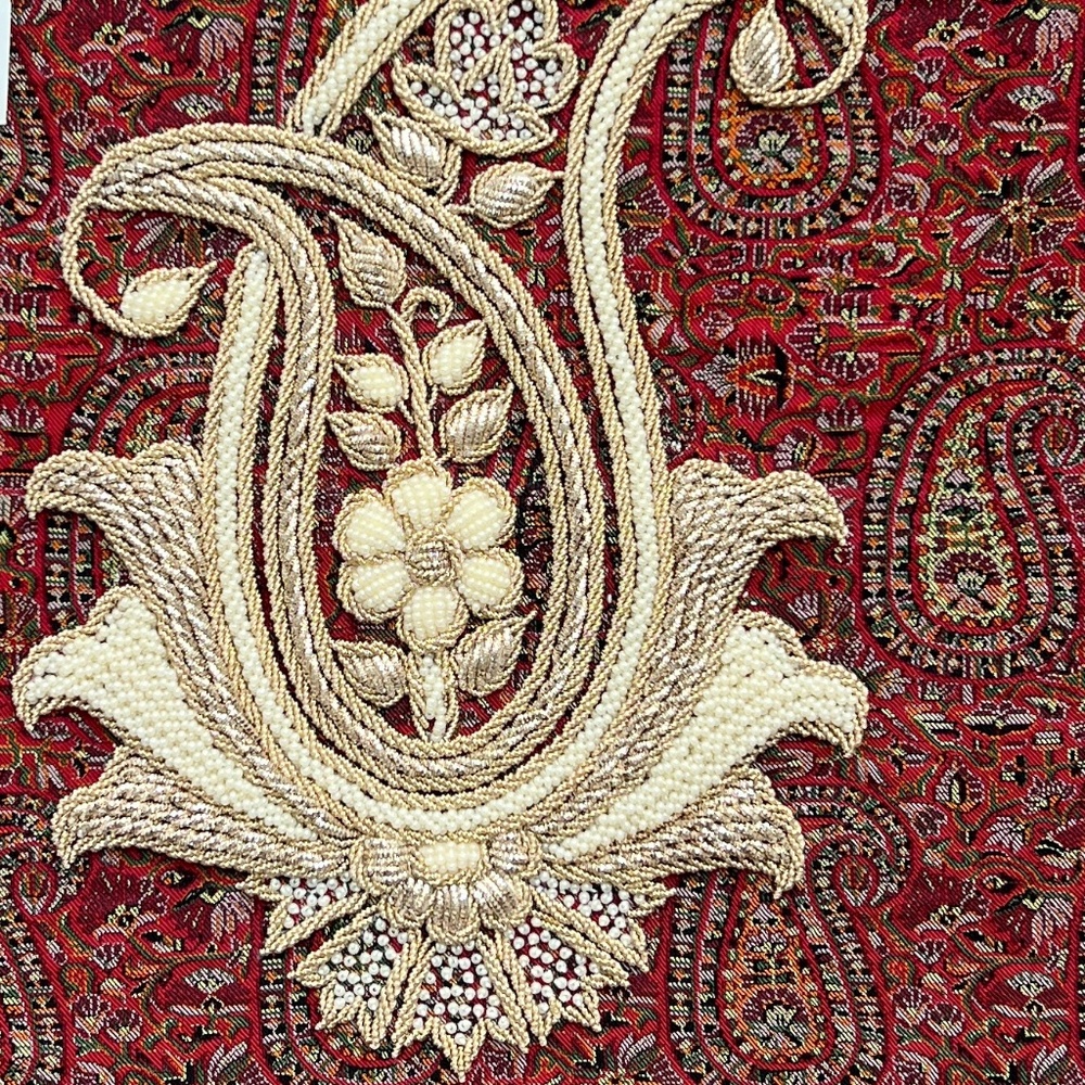 Persian Paisley Tapestry – Exquisite Embroidery on Termeh (Cashmere)